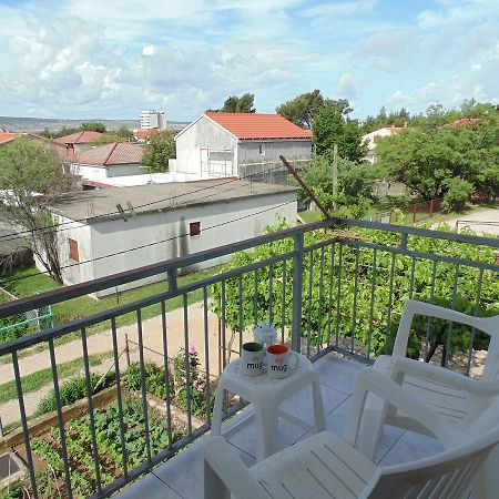 Apartments Cico Starigrad Paklenica Extérieur photo