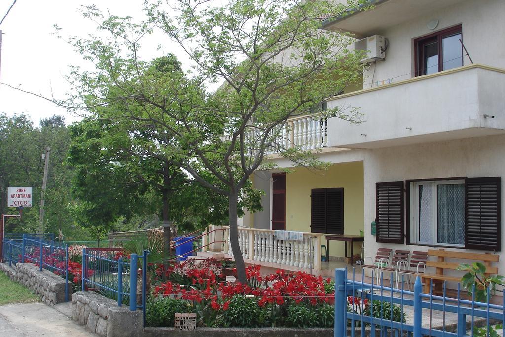 Apartments Cico Starigrad Paklenica Chambre photo