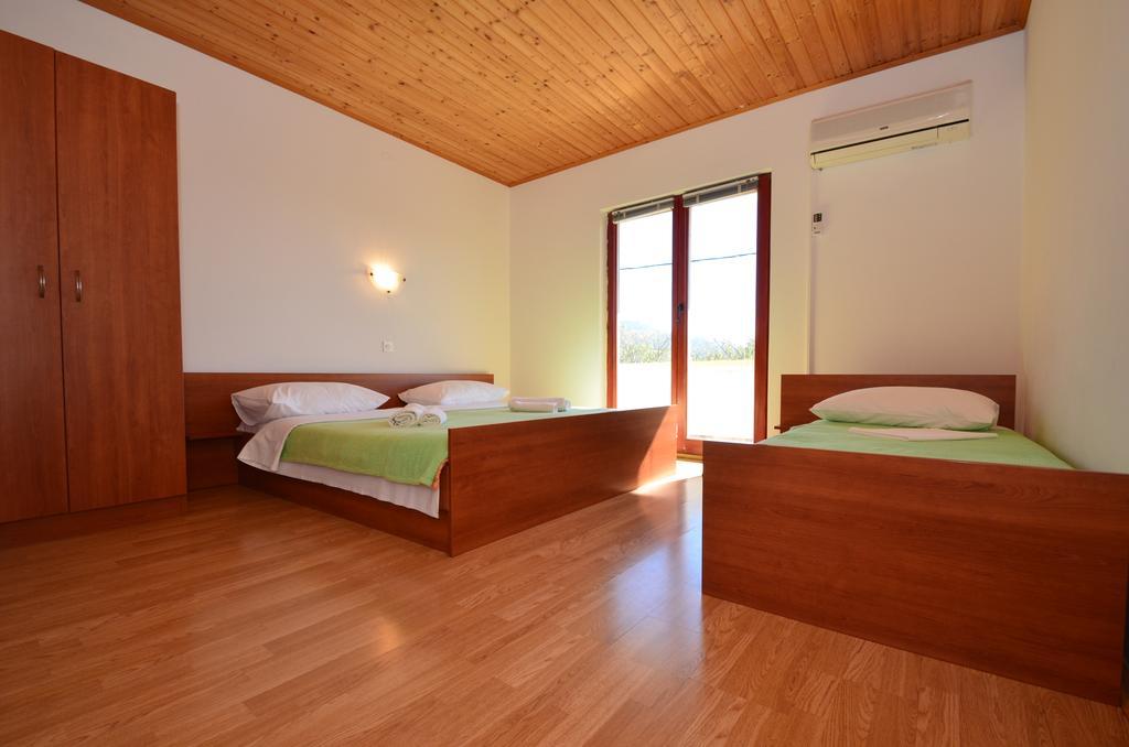Apartments Cico Starigrad Paklenica Extérieur photo