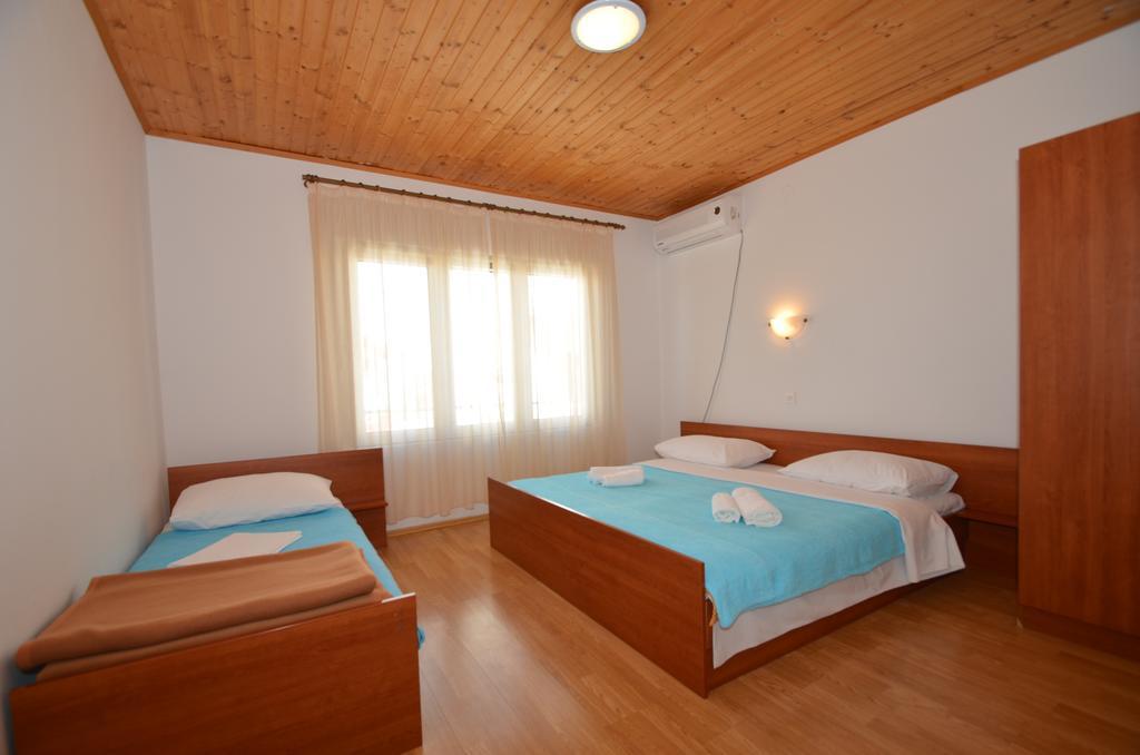 Apartments Cico Starigrad Paklenica Extérieur photo