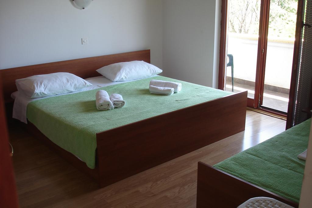 Apartments Cico Starigrad Paklenica Extérieur photo