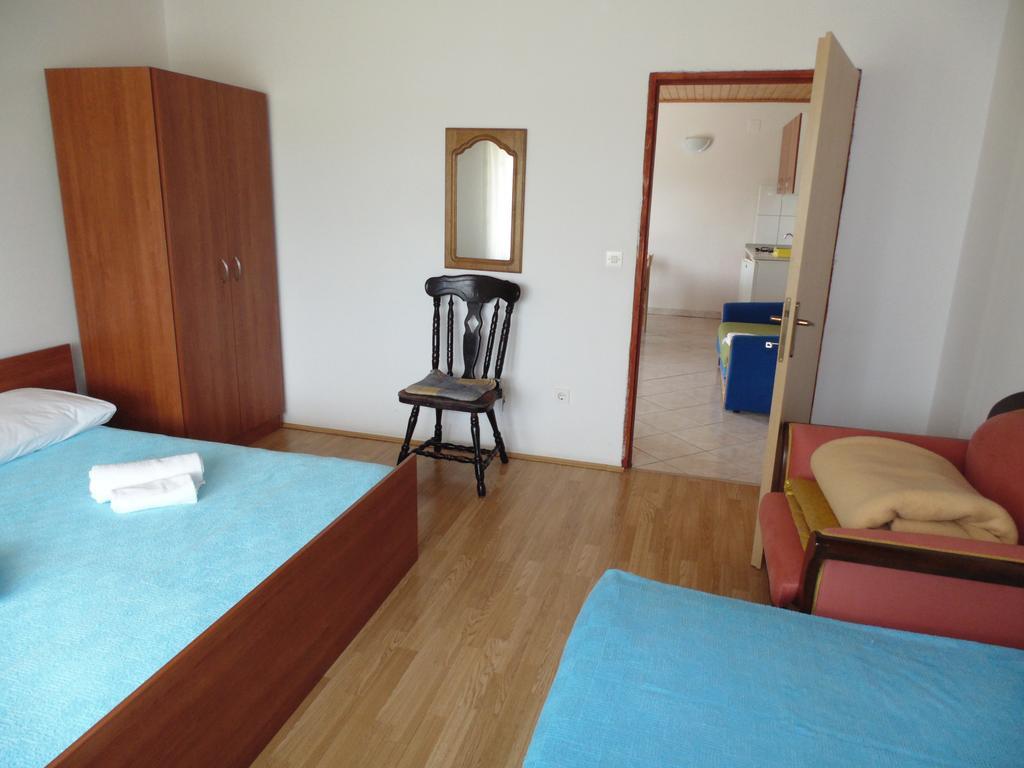 Apartments Cico Starigrad Paklenica Extérieur photo